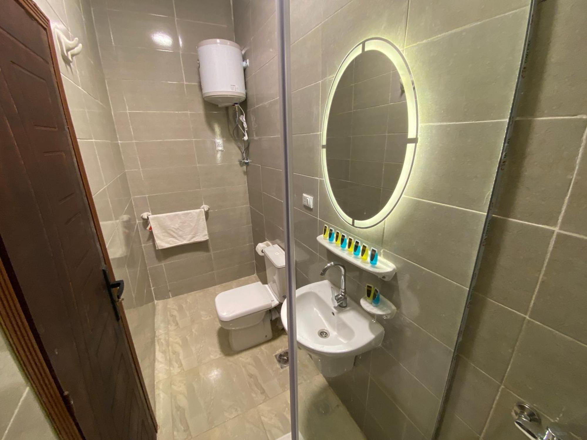 Global Pyramids Hotel Kafret el-Gabal Екстериор снимка